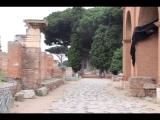 01609 ostia - regio ii - decumanus maximus - blick ecke via delle corporazioni ri teatro (ii,vii,2) - 09-2023.jpg